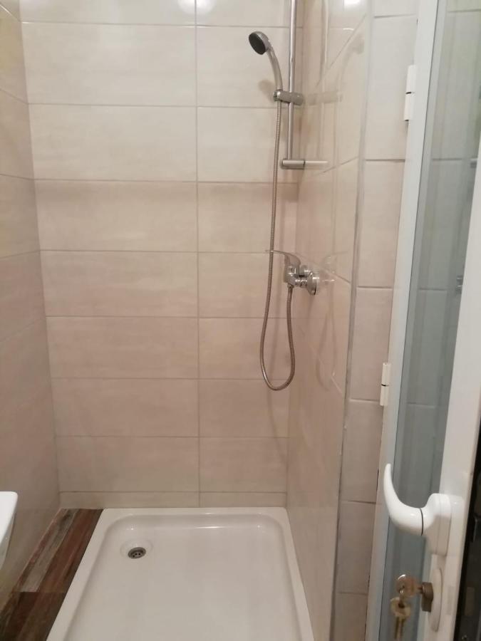Jona - Dugi Rat - Mali Rat Apartment Ngoại thất bức ảnh