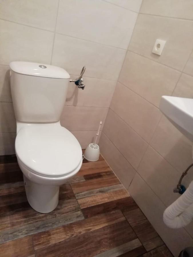 Jona - Dugi Rat - Mali Rat Apartment Ngoại thất bức ảnh