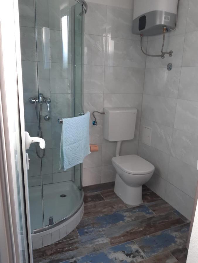 Jona - Dugi Rat - Mali Rat Apartment Ngoại thất bức ảnh